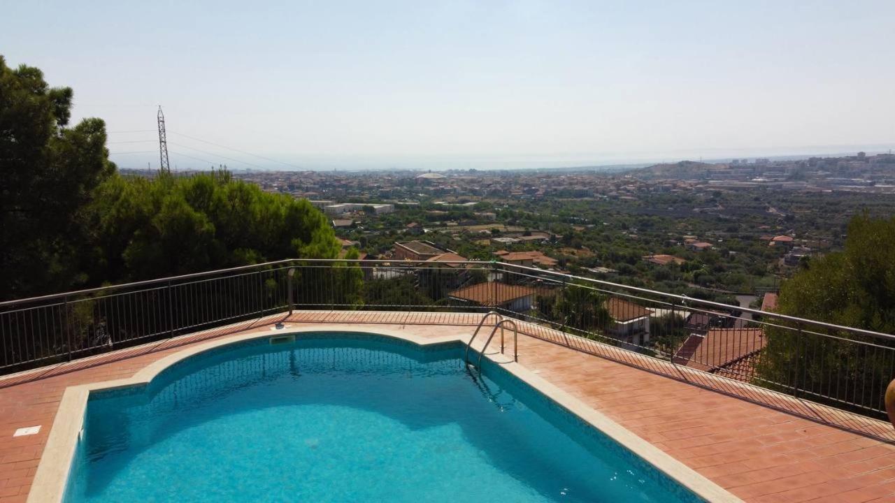 Holiday Flower Villa Panoramica Sul Golfo Di Catania Мистербианко Екстериор снимка